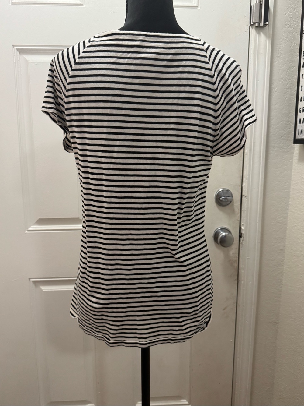 White House Black Market Black and White Striped Tee 0195 - Picture 2 of 3